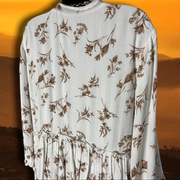 Doe & Rae Women's Floral Tiered FLORAL KIMONO CARDIGAN Size Small - Picture 10 of 14